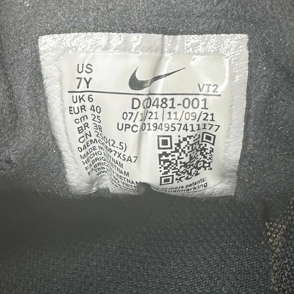 Nike~Boy’s~Waffle‎ One (DC0481-001) Black Running Sneakers~Size 7Y